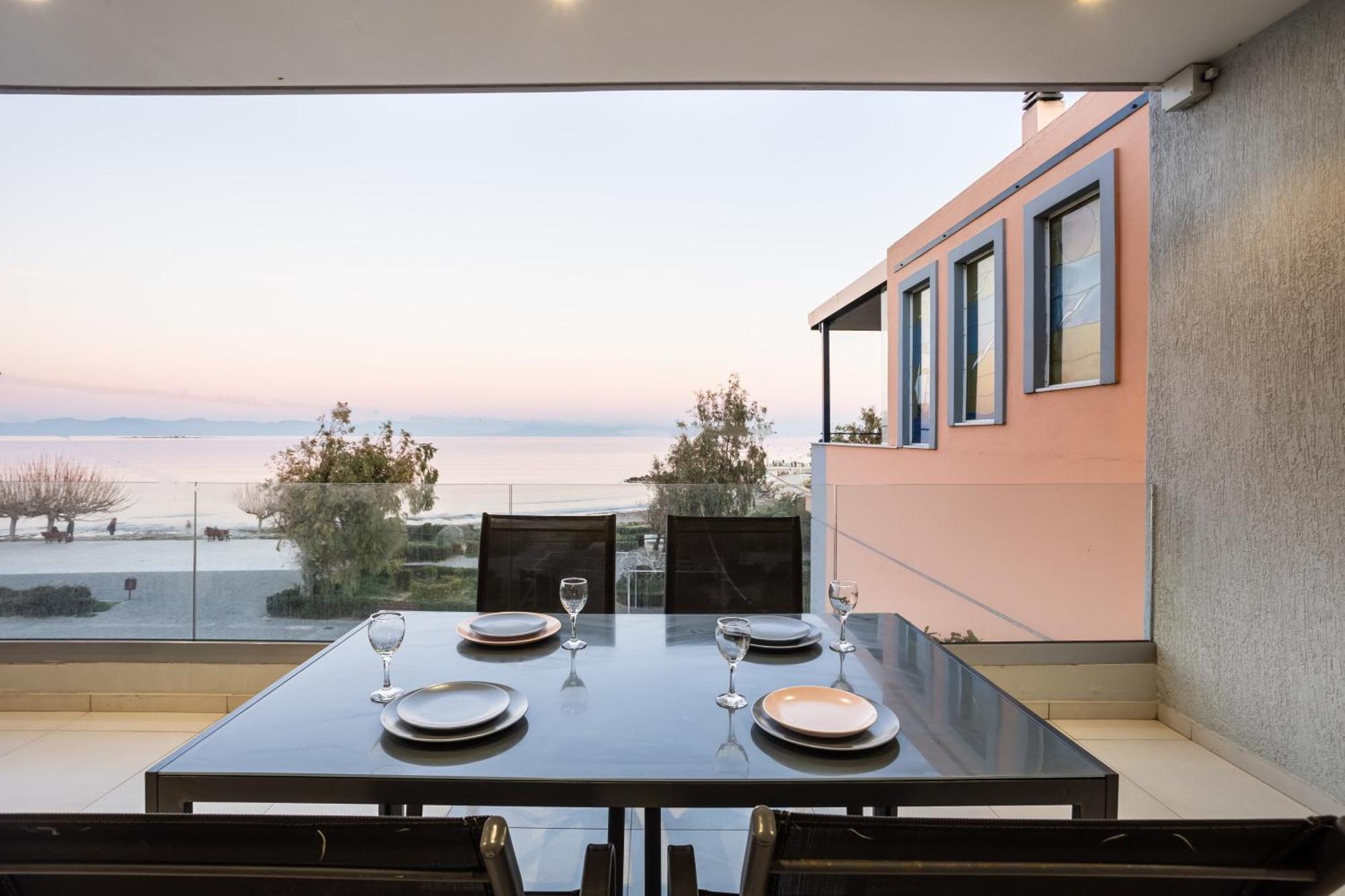 Beachfront Artemida Retreat - Peony Seabreeze Gem Экстерьер фото