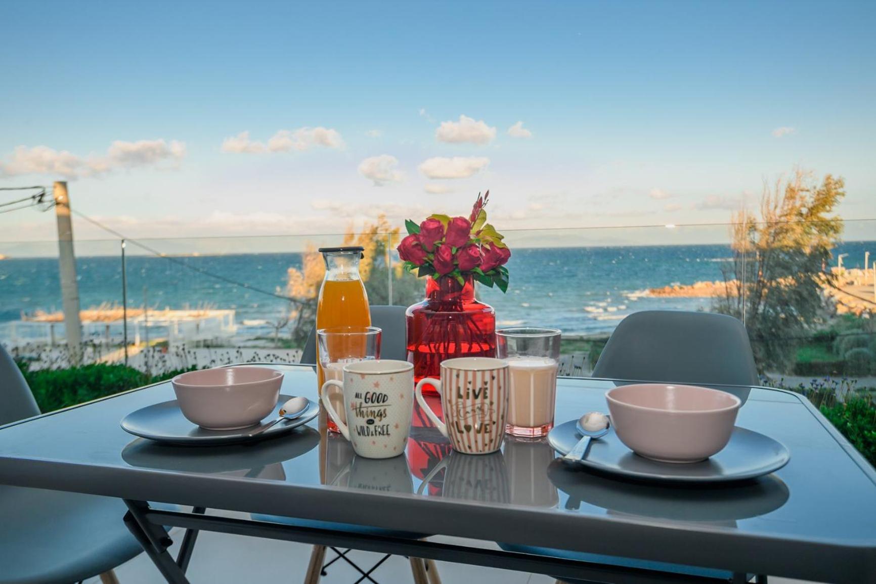Beachfront Artemida Retreat - Peony Seabreeze Gem Экстерьер фото